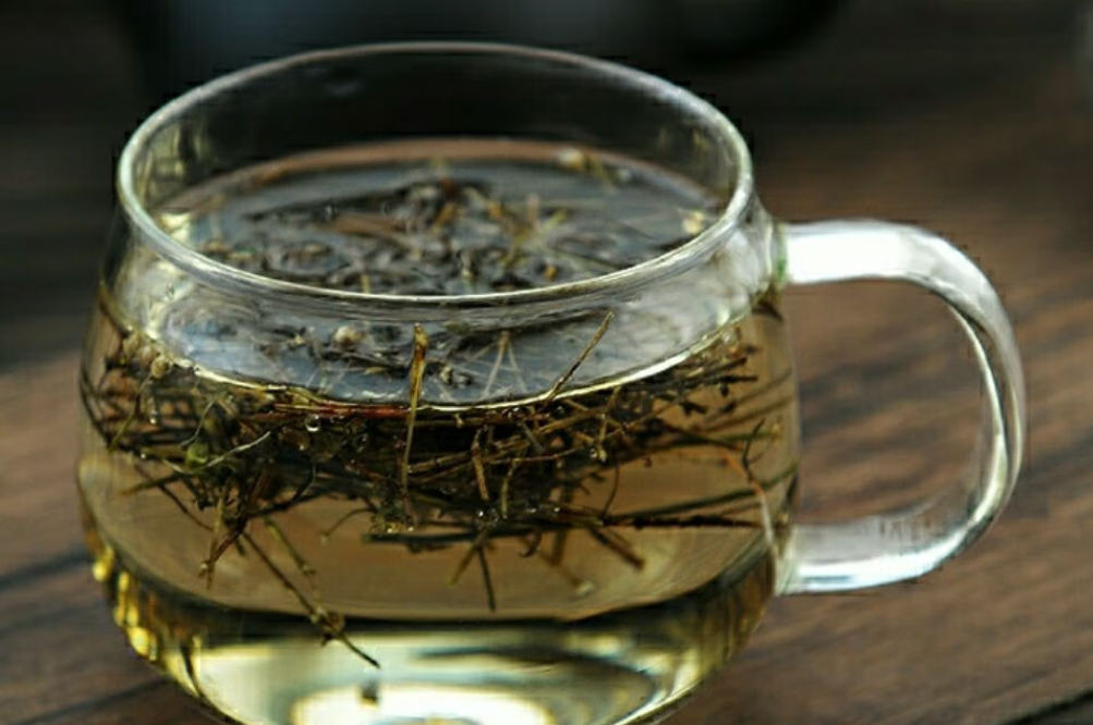 白花蛇舌草,又叫蛇总管,它有3大作用,农民朋友要了解!