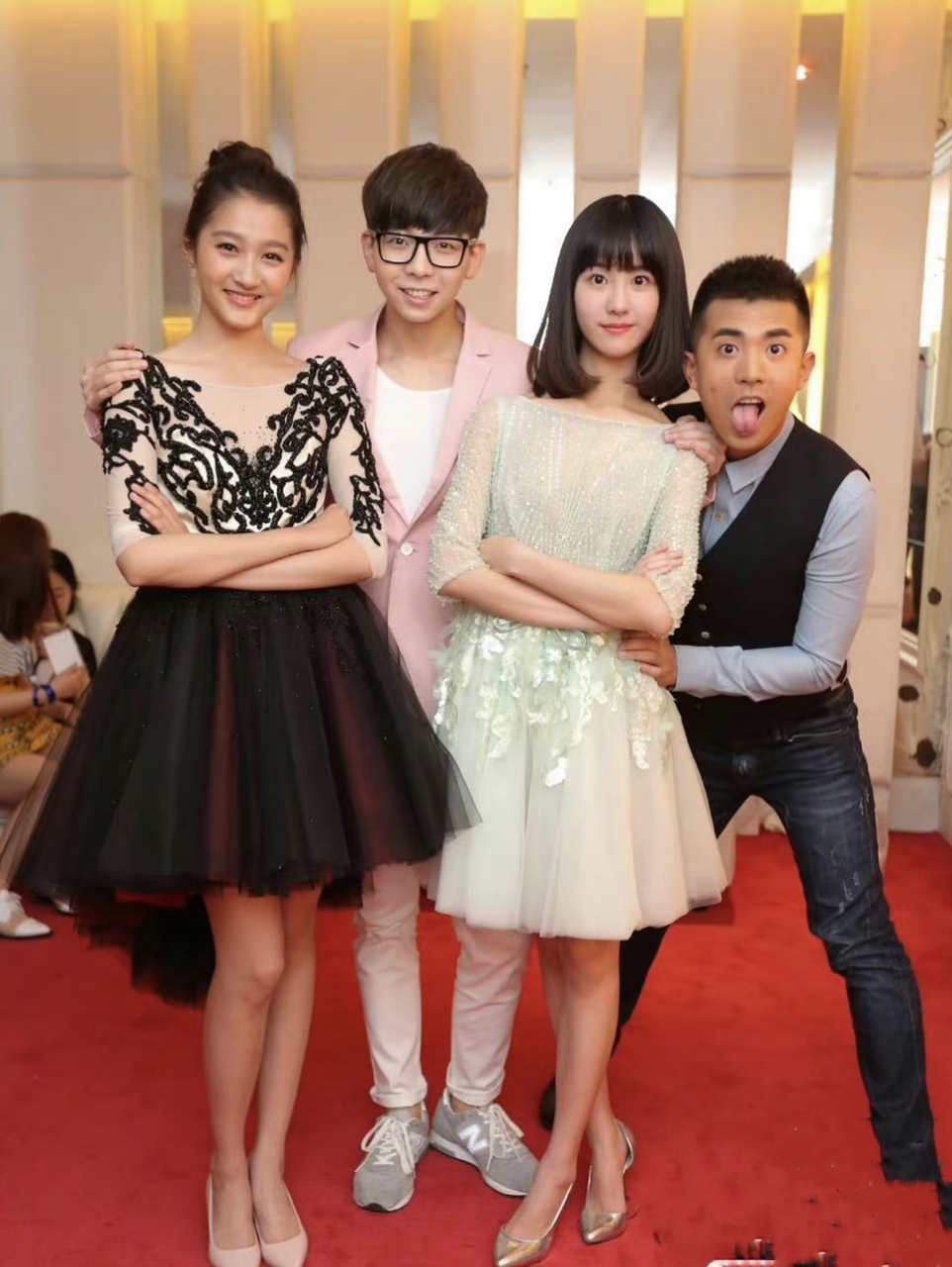 风格不同的美女同框,陈都灵清纯,关晓彤明艳,马思纯甜美