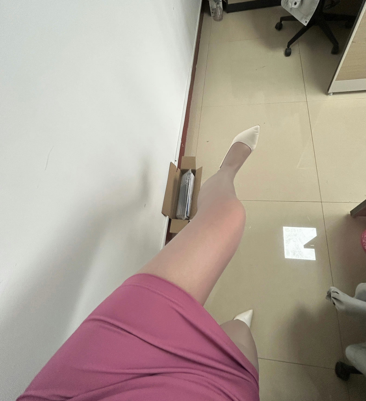 灰色94#时尚穿搭# #丝袜# #美腿丝袜高跟鞋