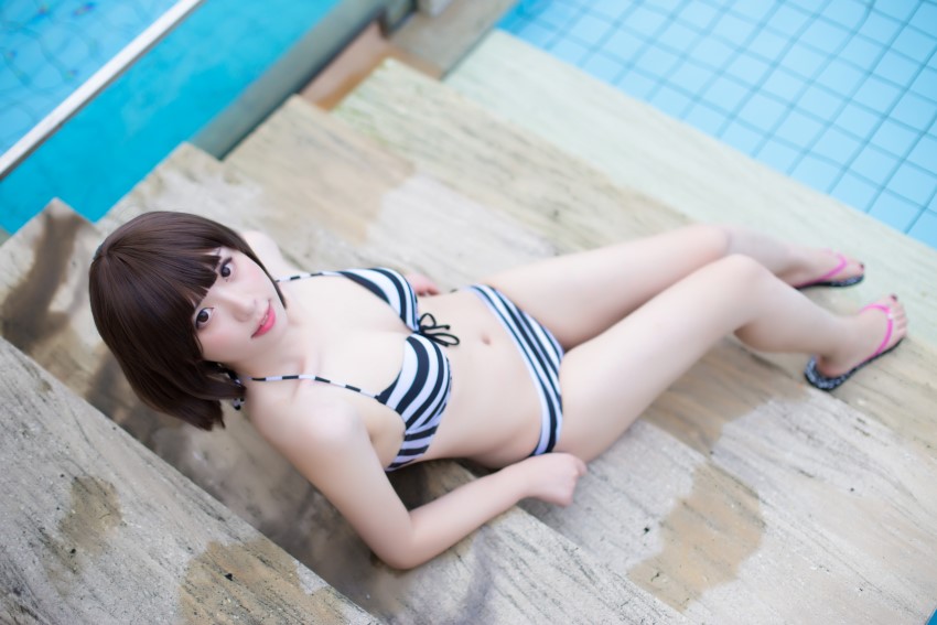 闪月半 – 加藤惠 泳装 [12P/89MB]