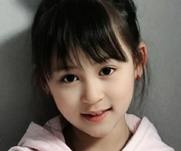 《追爱家族》张毓宜演得好,虽然只有11岁,但真的太有灵气了