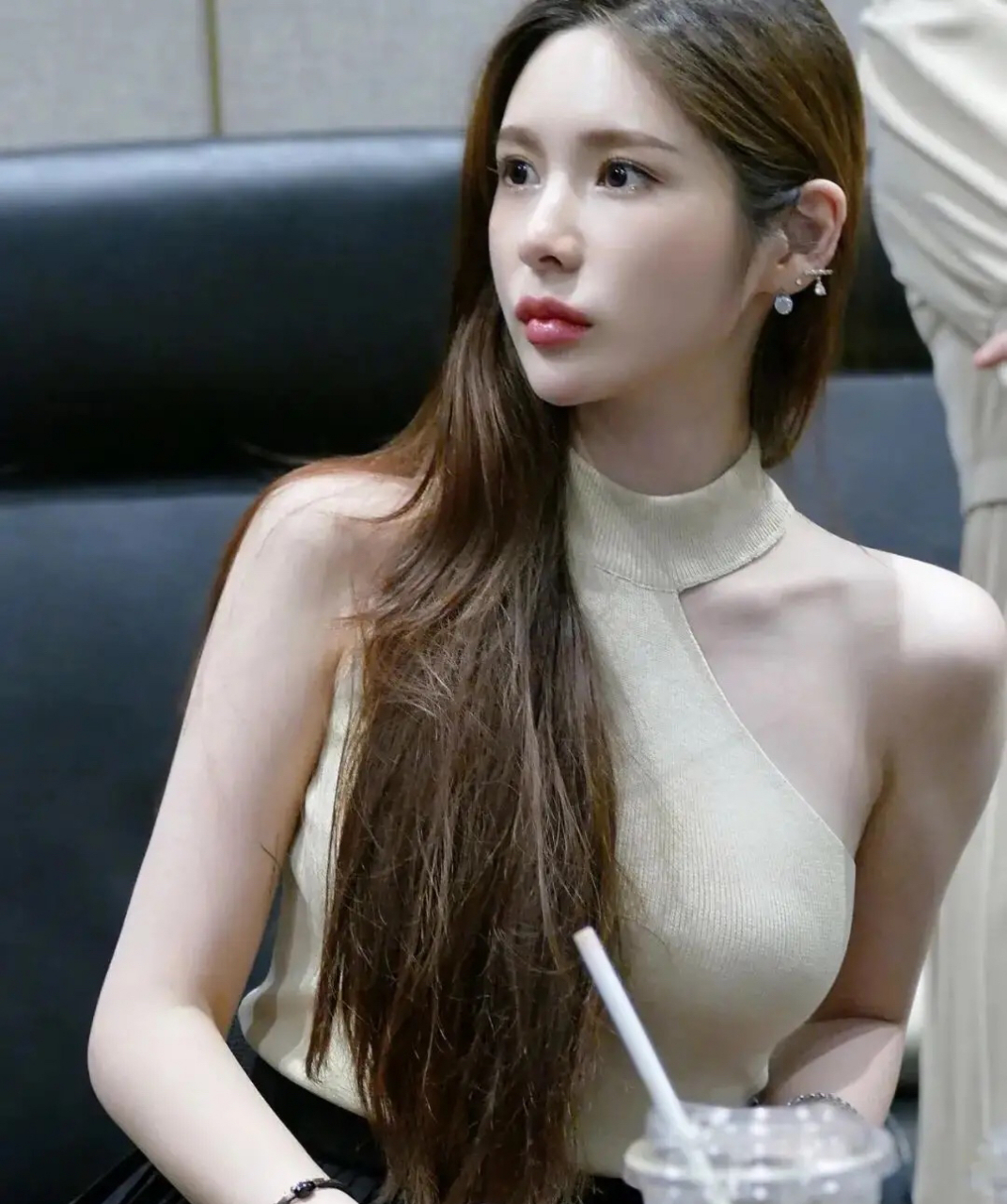 韩国网红joox02x,堪称完美比例身材的2019年韩国选美小姐冠军得主!