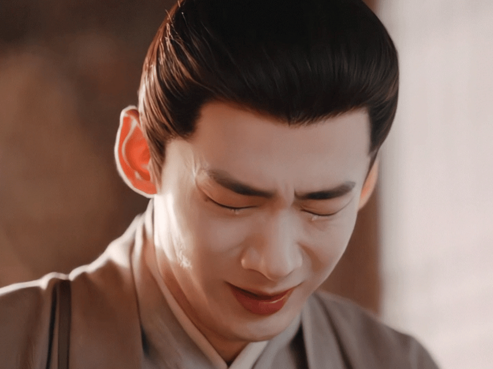 白敬亭的哭戏,让人心疼.  或许这就是人们常说的:浪子回头金不换吧!