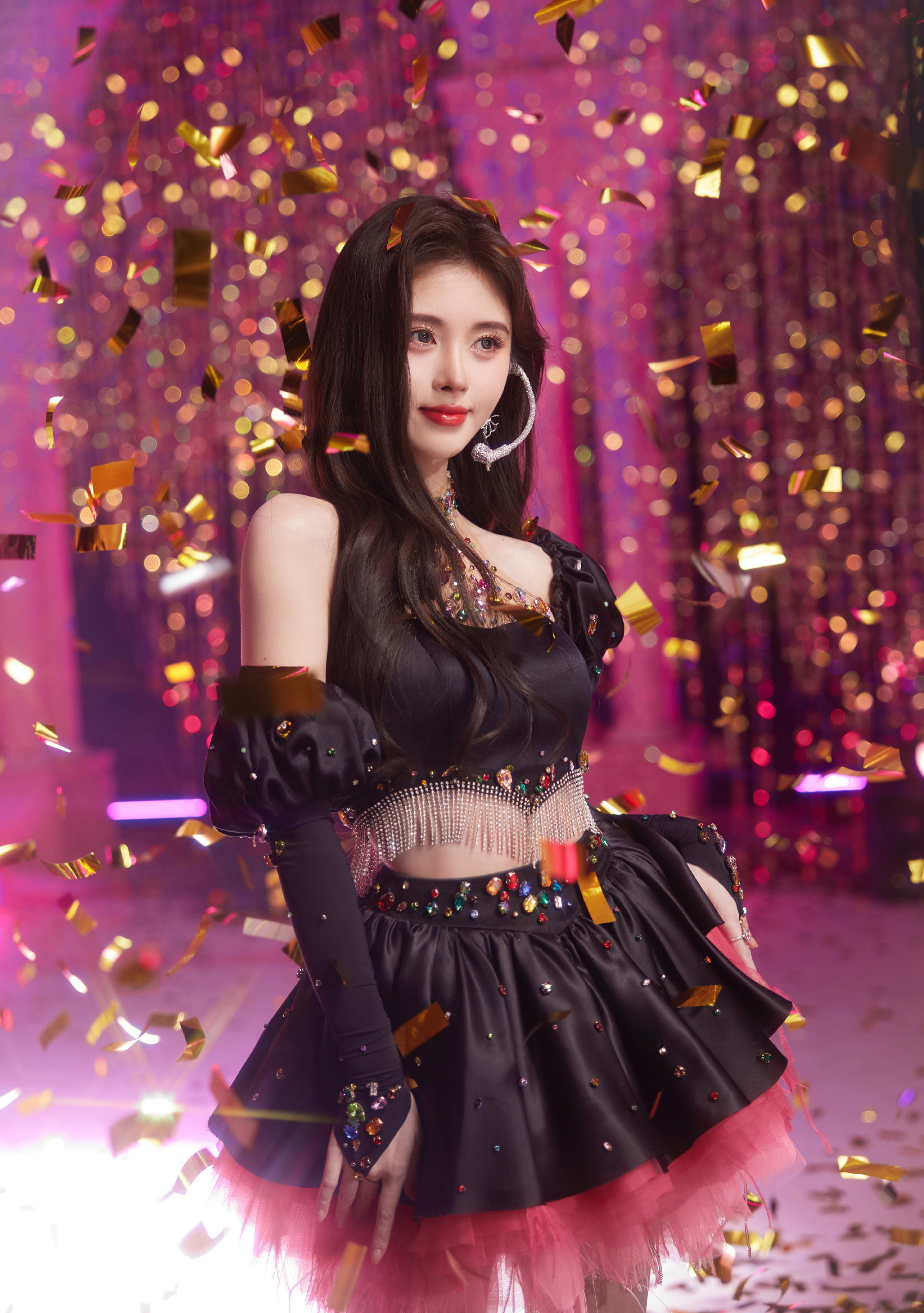 鞠婧祎又美出新高度!这舞台造型,比韩国女团还好看!