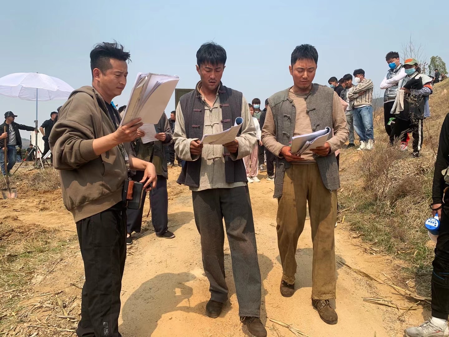 王铭电影1944冲出战俘营导演刘轩狄李东学王铭主演