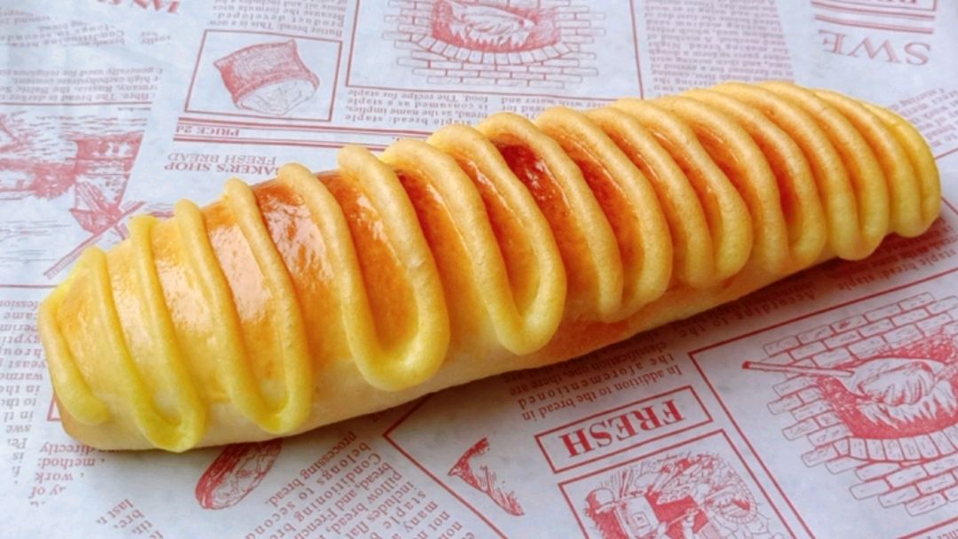 奶香柔软的毛毛虫面包,加上喜欢的奶油或卡仕达酱,孩子特别爱吃