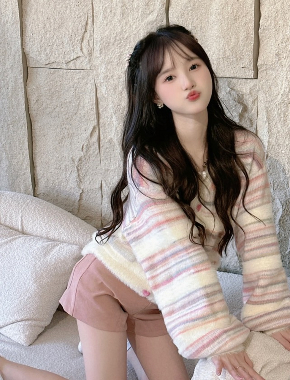 嘟嘴卖萌可爱吗?