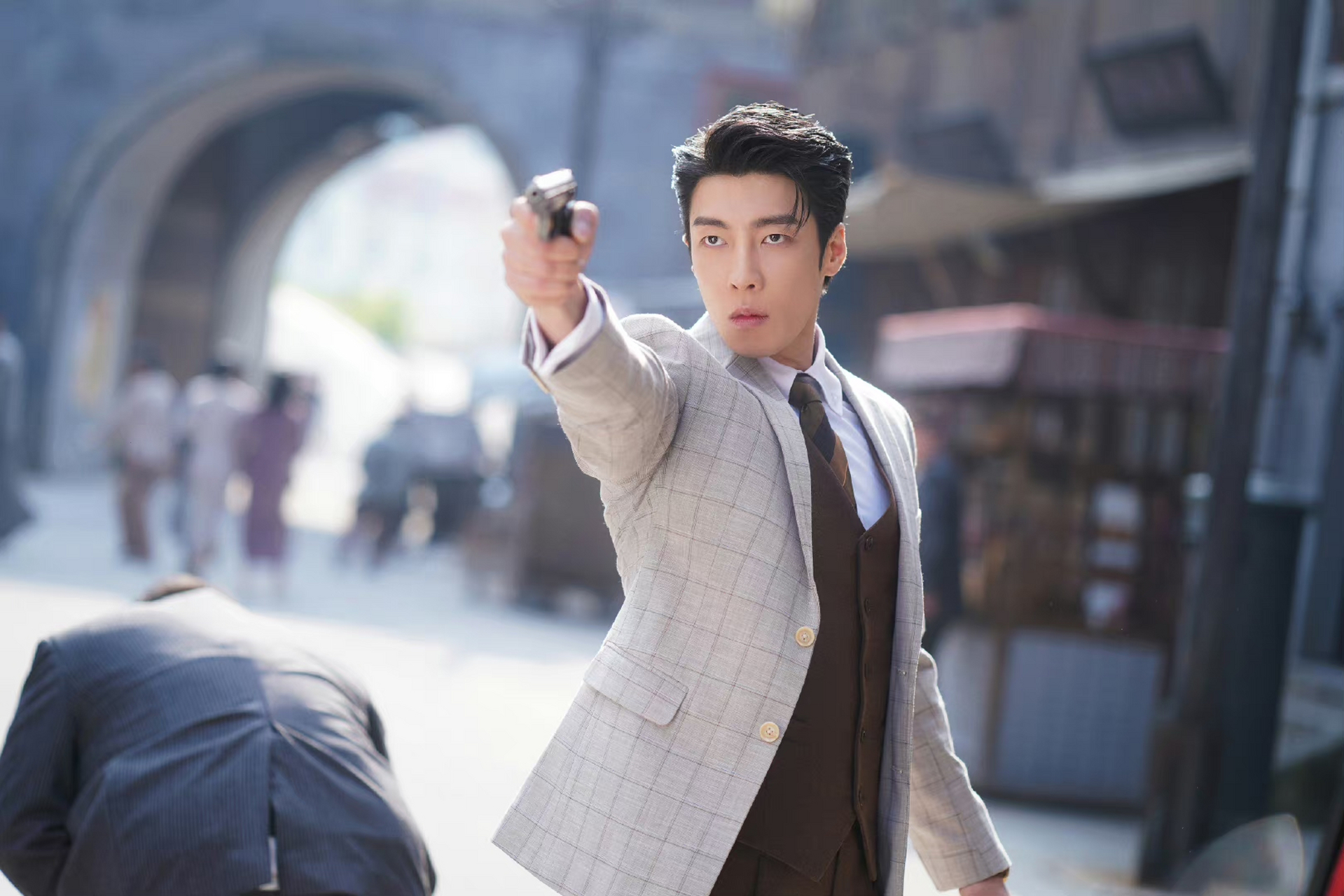 饰演者高瀚宇长得太奇怪,在他的脸上,我仿佛看到了张亮和袁成杰的影子