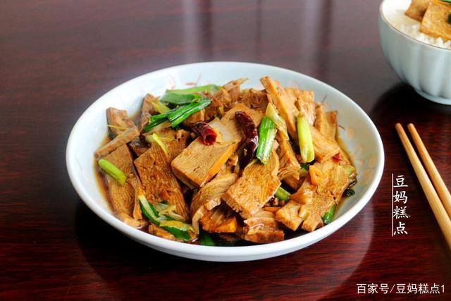 蒜苗豆干炒肉图片