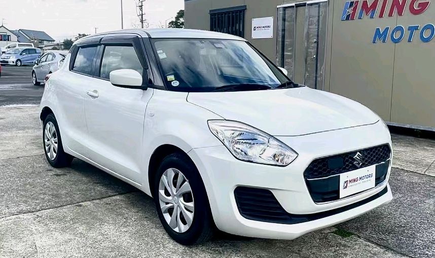 铃木雨燕swift海外实拍,1.2引擎油耗4升,真漂亮