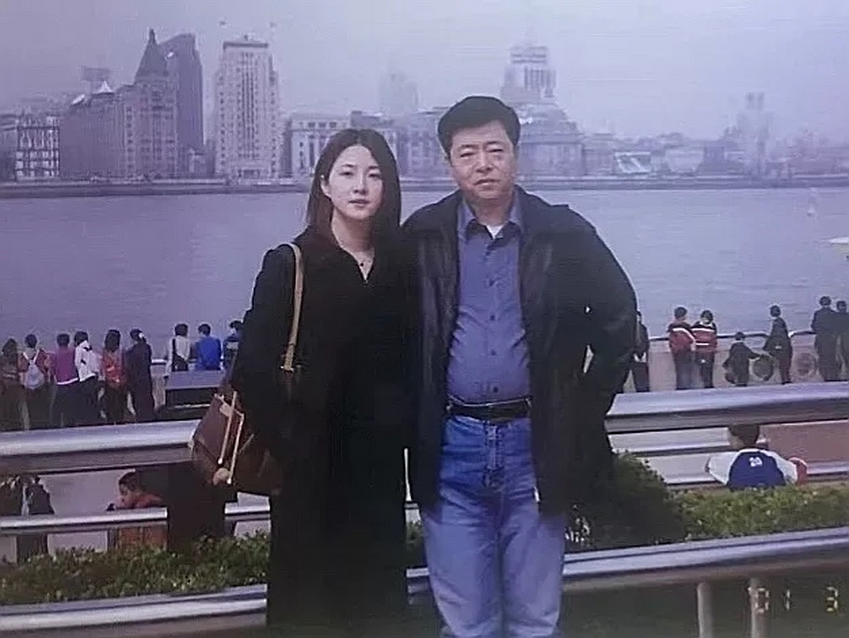 2001年,东北,一对年轻夫妻的合影.