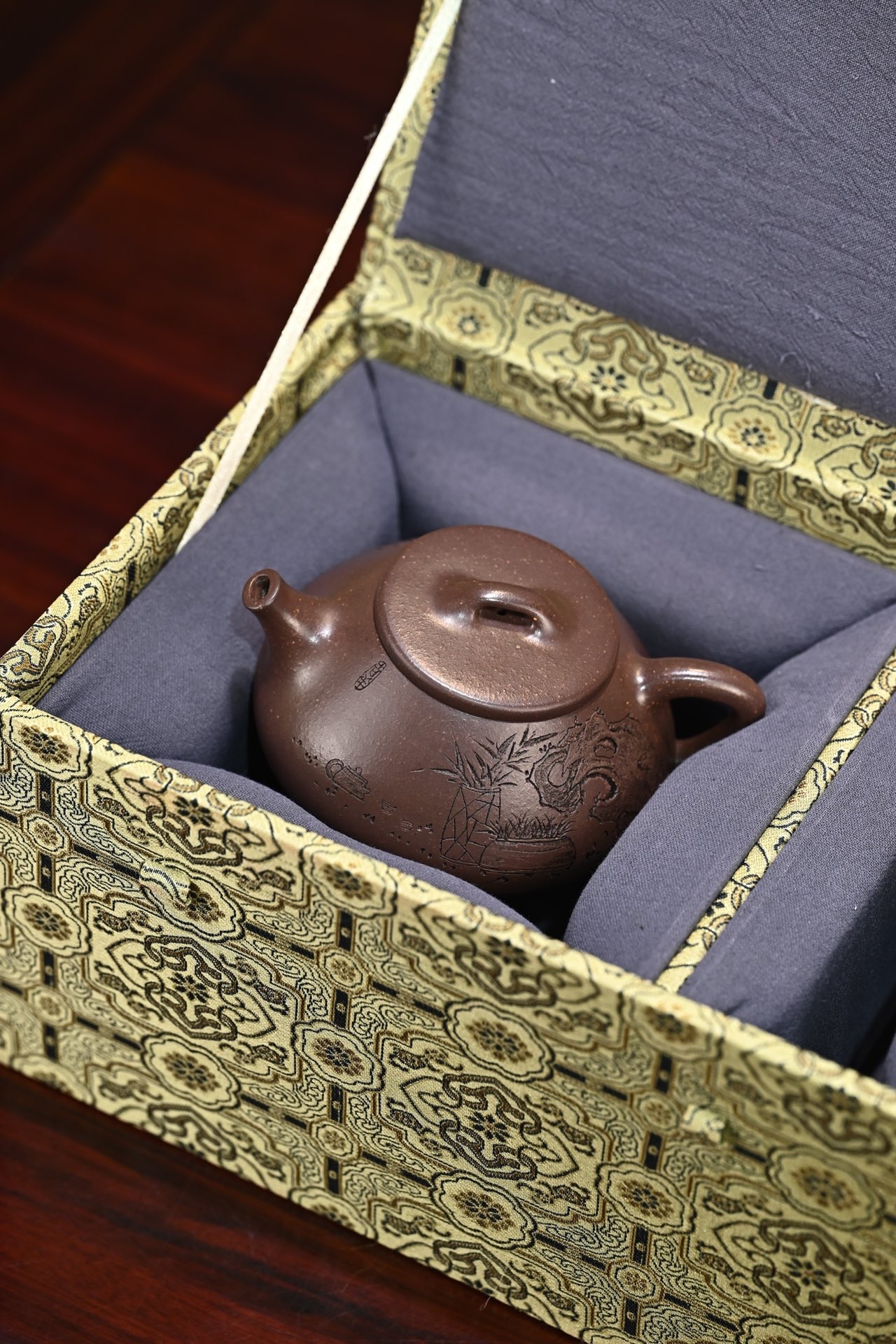 宜兴紫砂姚丽云全手工心舟石瓢紫泥