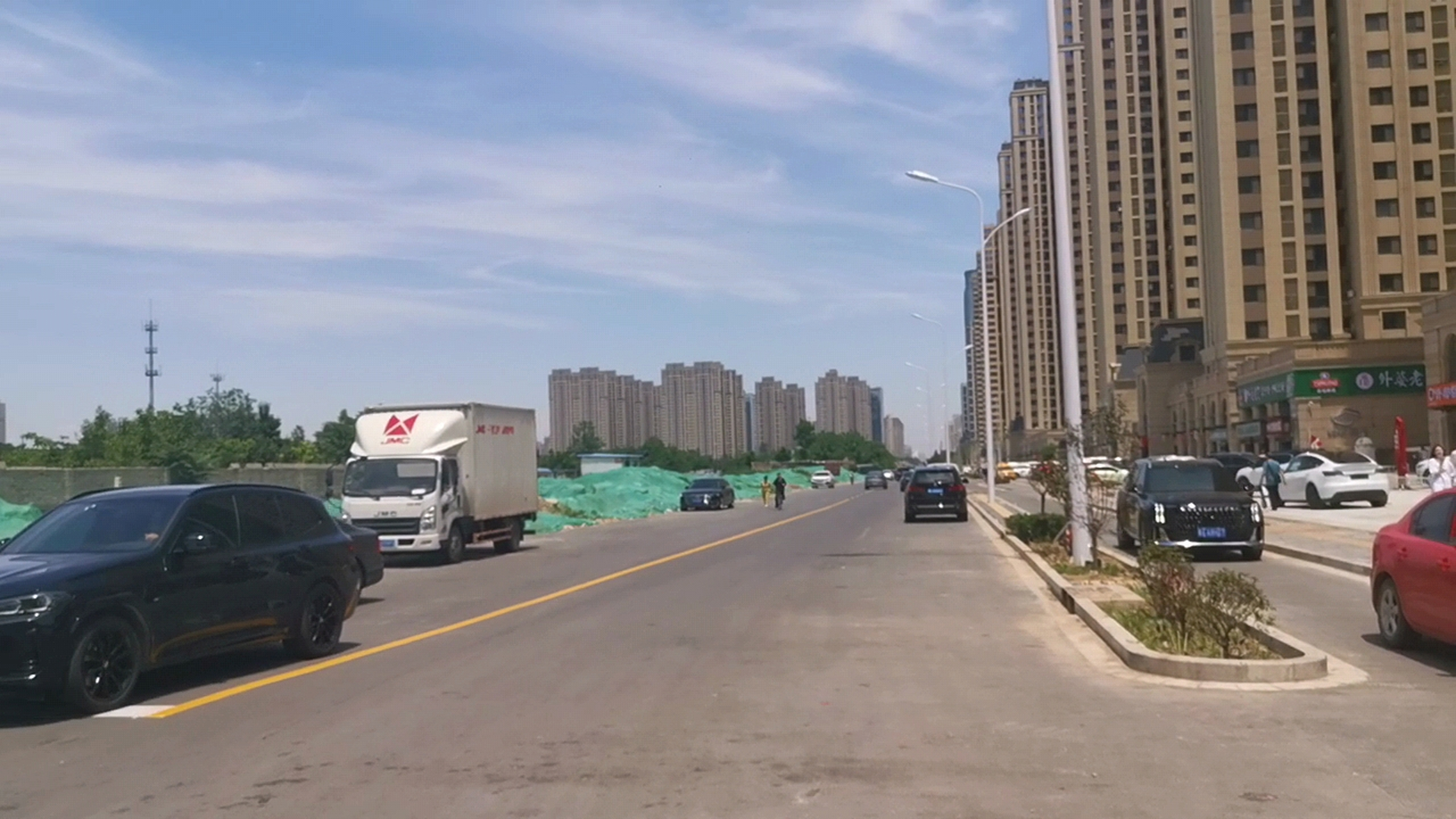我爱石家庄# 体育大街南延工程终于实现半幅通车.