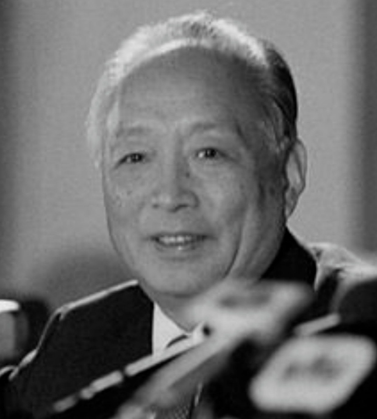 朱穆之:原新华社副社长,22岁入党,曾两次被"打倒",享年99岁