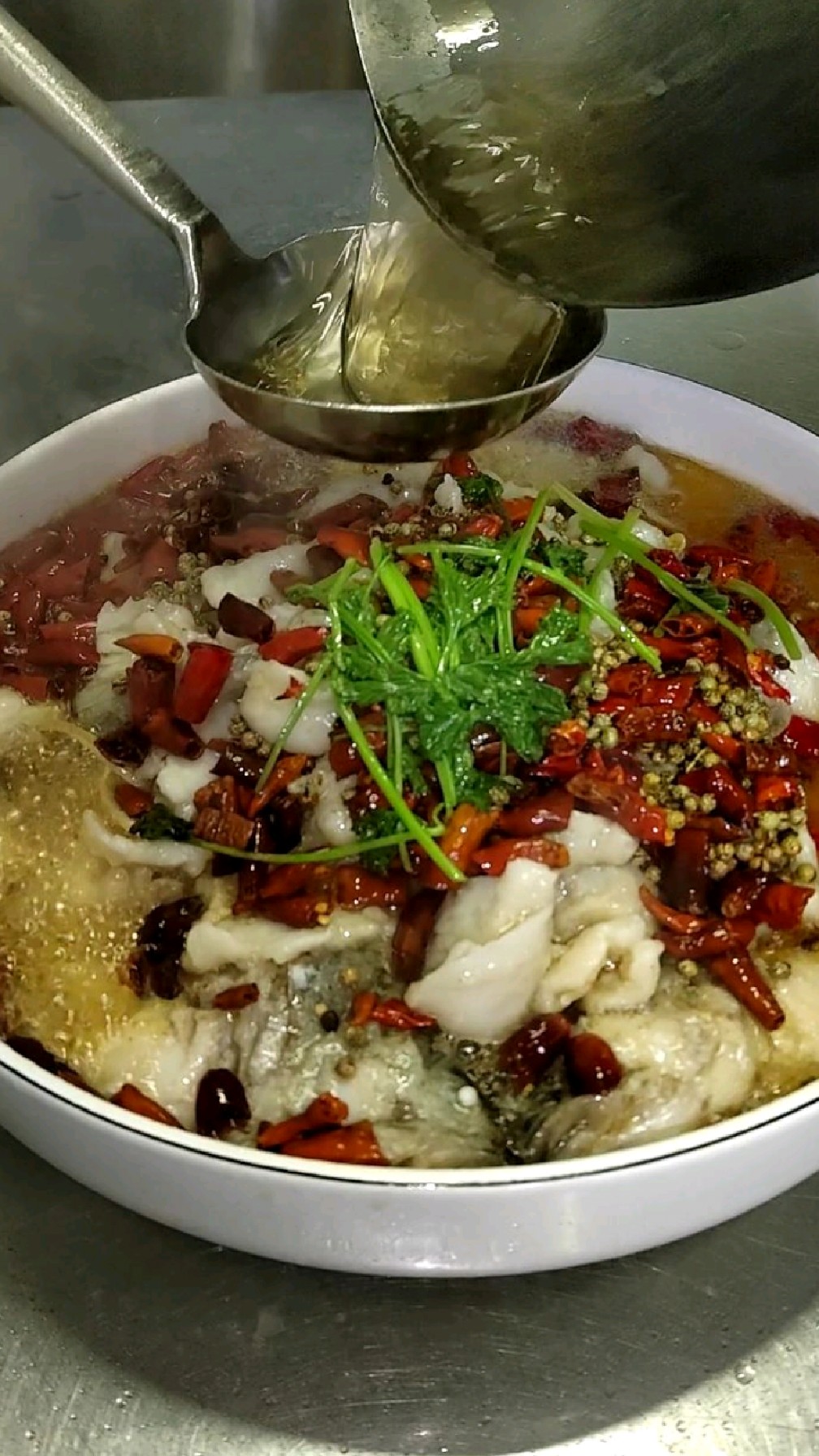 老北京水煮鲈鱼