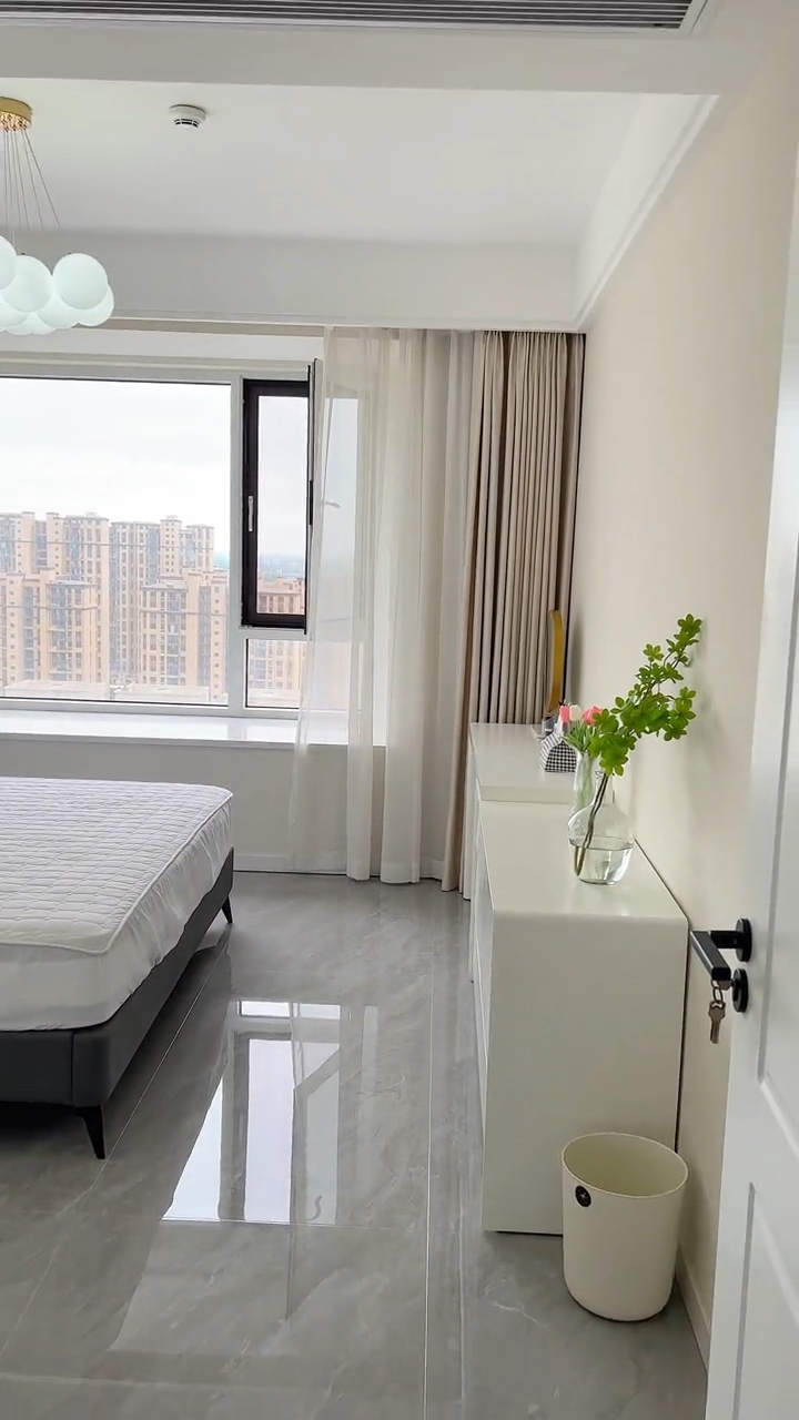 卧室不用木地板,直接地砖全屋通铺