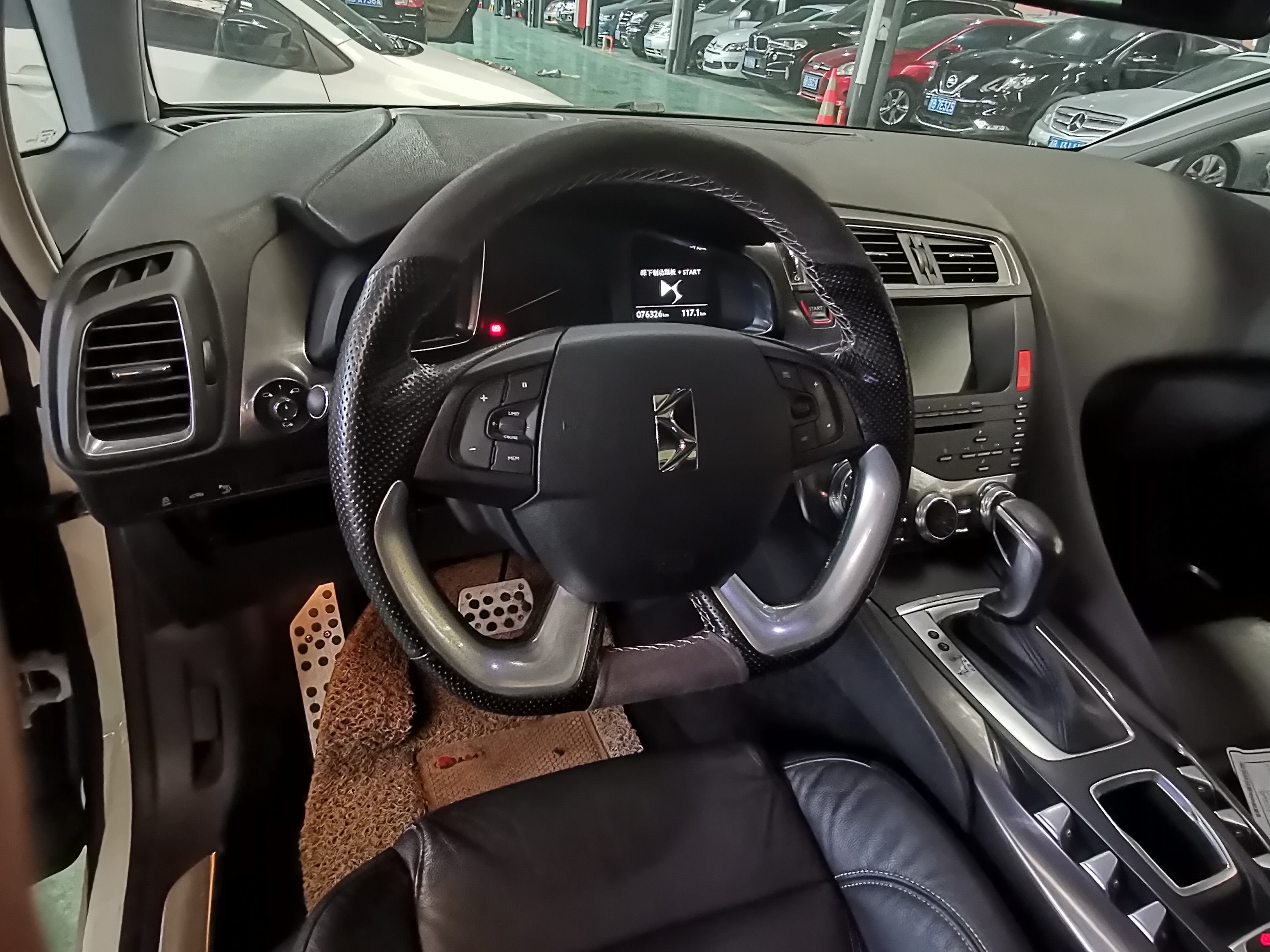 15年进口ds5越野车型高配内饰几乎没磨损嫁格实惠