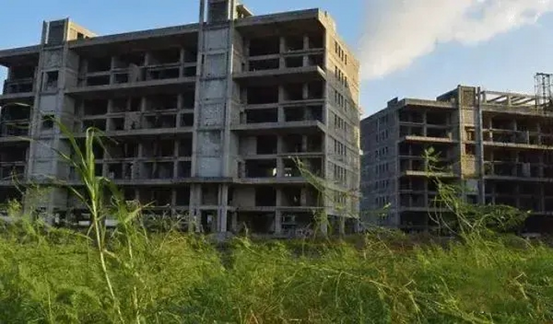 恒大搞了那么多烂尾楼 恒大欠了7000多个亿,还不了.