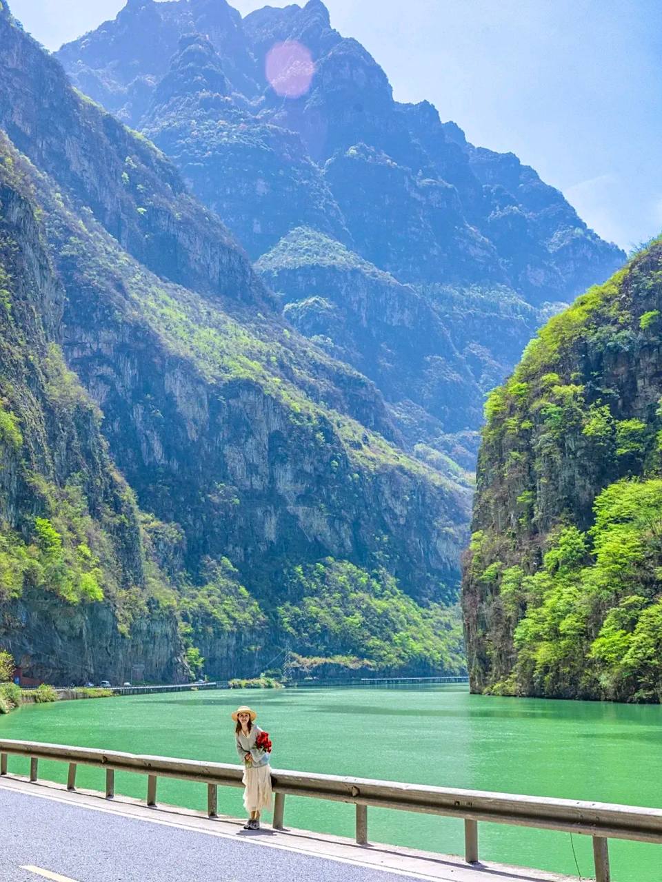 四川唯一的水上公路|神秘峡谷75外国人禁入|||99%的人都不知道的
