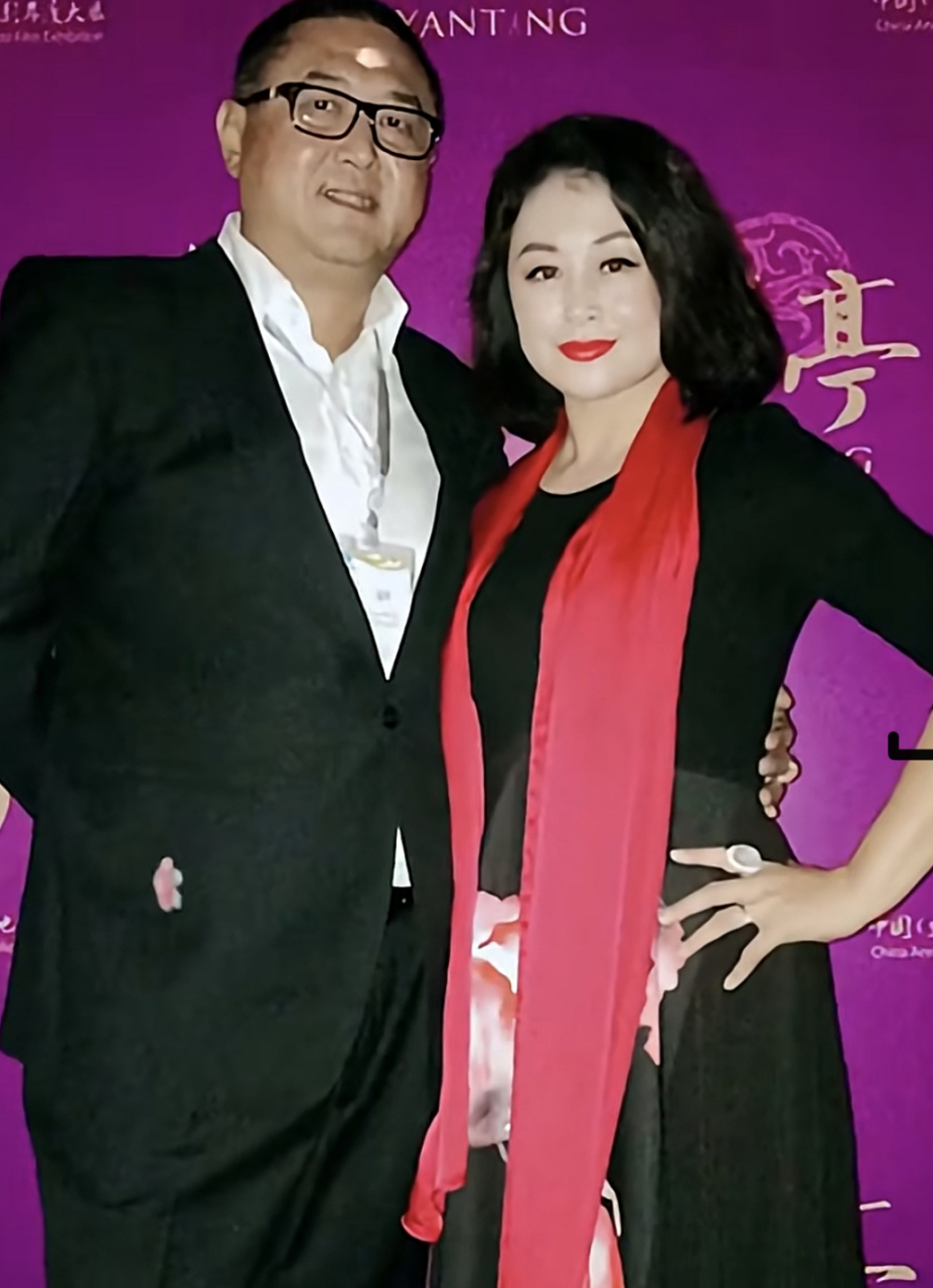 导演张学松发长文怀念于月仙. 时间好快,大脚婶已经离开我们一年了.