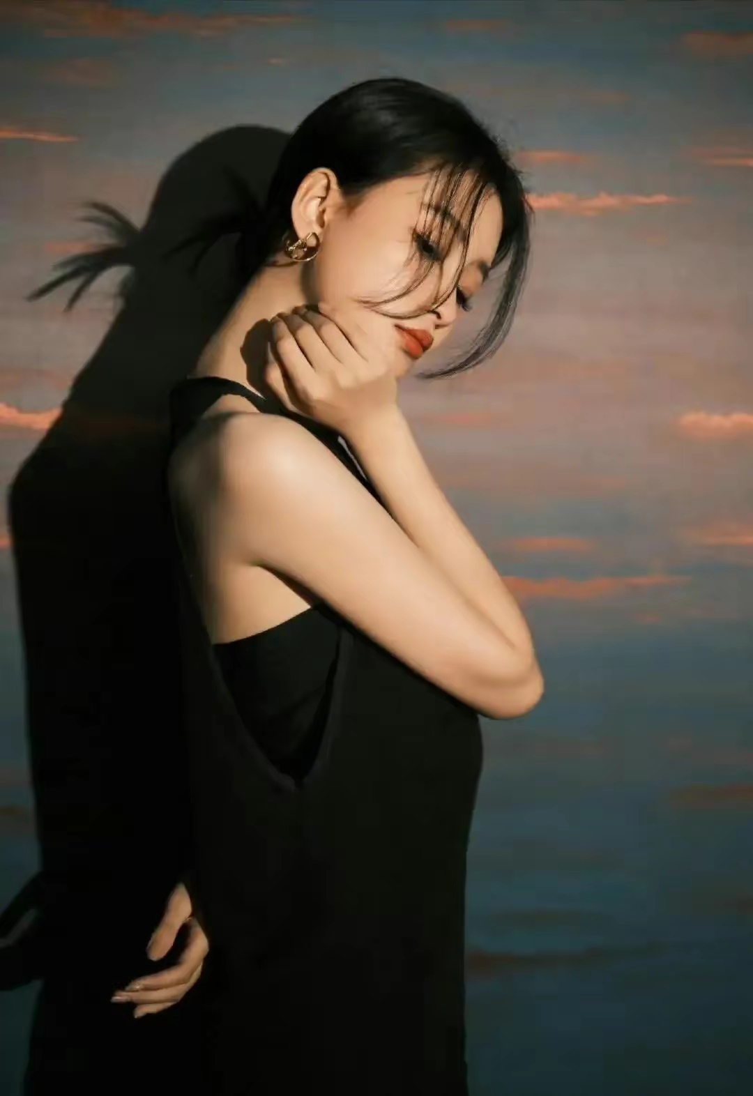 孙怡的黑色魅力,年龄只是一个数字