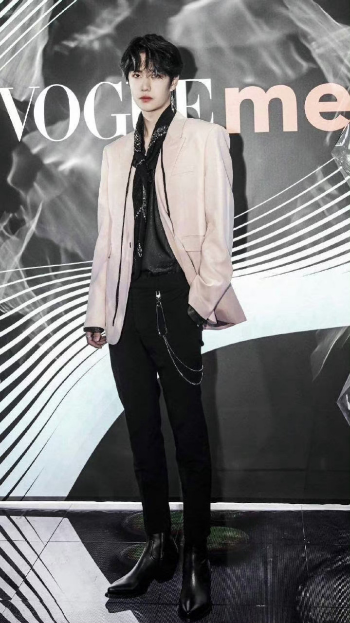 宽肩窄腰大长腿 #王一博