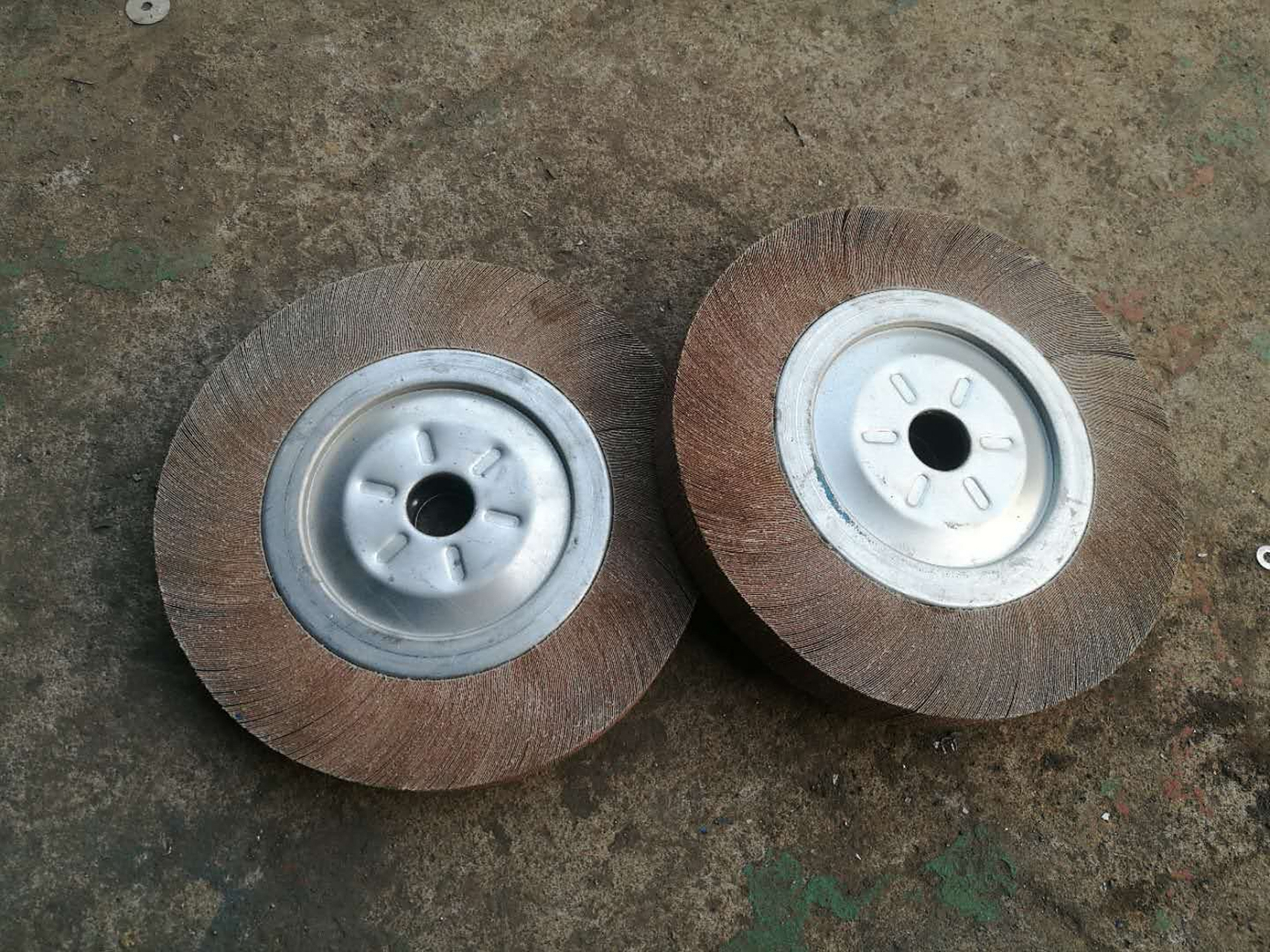 抛光轮# #研磨轮# #钢丝轮# 不锈钢研磨抛光轮钢丝轮千叶轮打磨