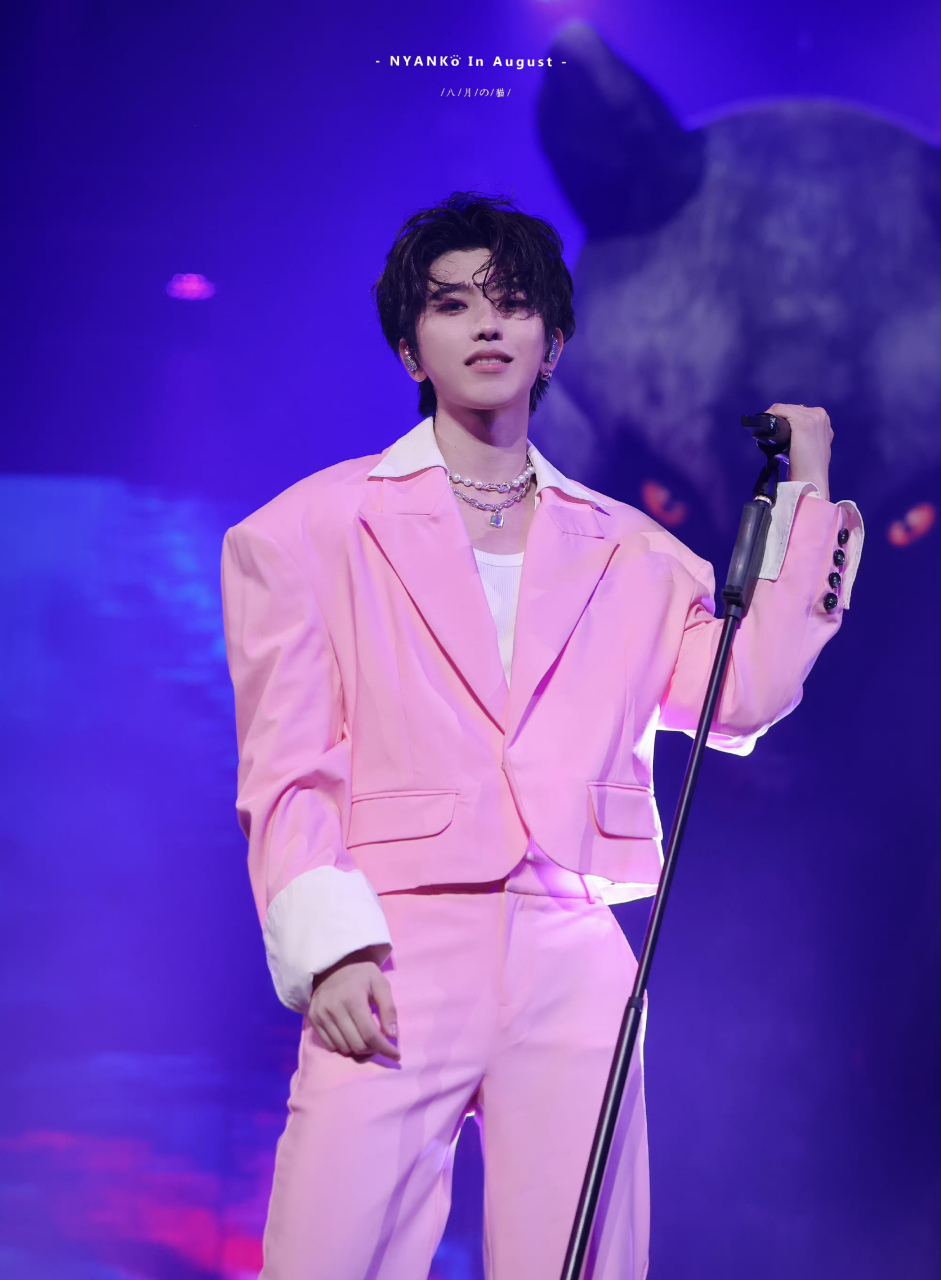 蔡徐坤要去泰国开演唱会,6月11日泰国大麦开票,6月25日在泰国开演唱会