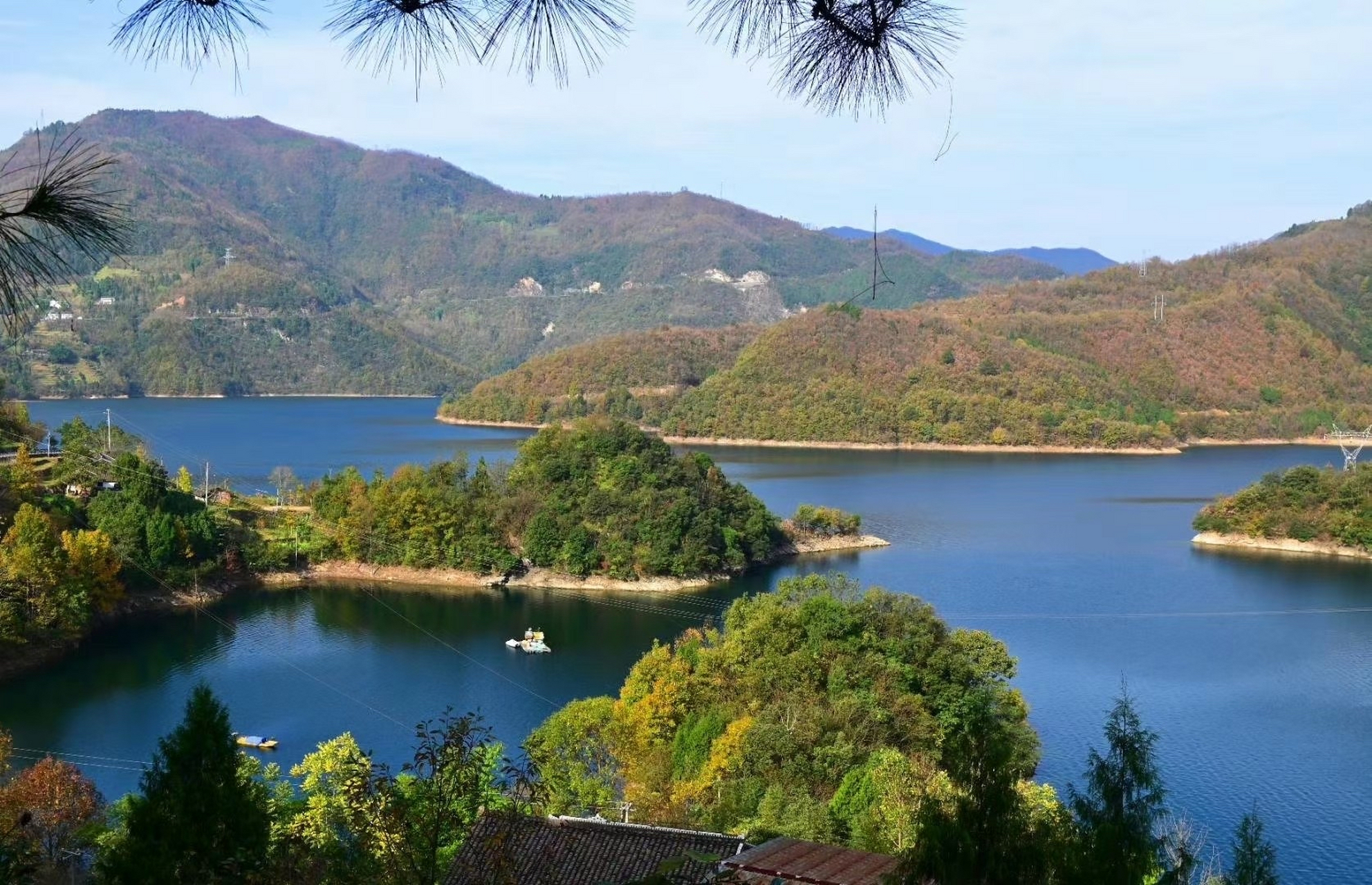 青川白龙湖,这边风景独好|||白龙湖,由宝珠寺水电站蓄水形成,是四川