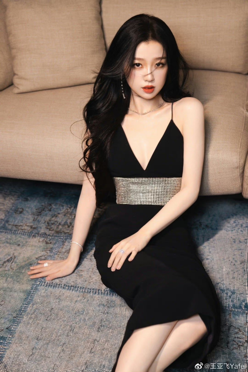 倪妮# #姚晨# #虞书欣# 三个人的穿搭,你更喜欢哪个?