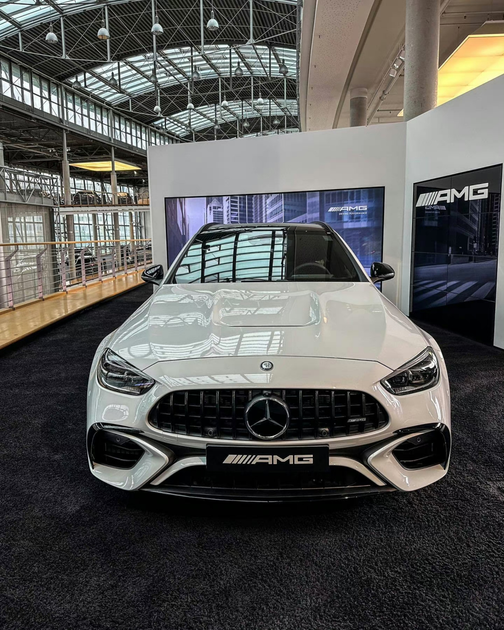 梅赛德斯-amg c63 s e performance