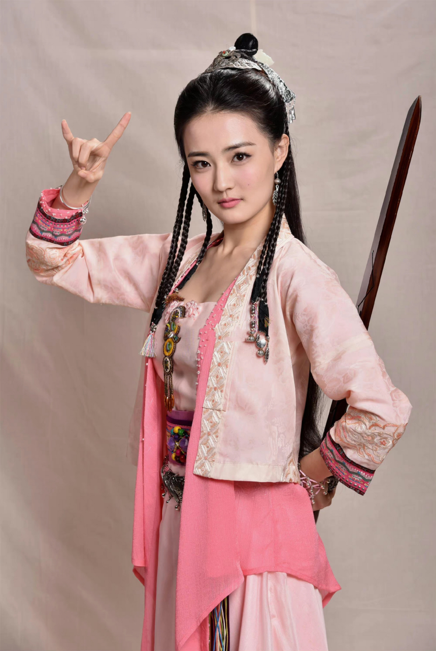 徐璐《墨客行》古装定妆照