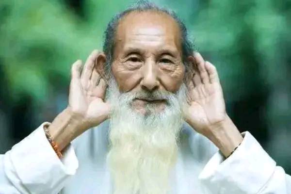 李庆远娶24位妻子,生育子女180人,活到了256岁,历经九代