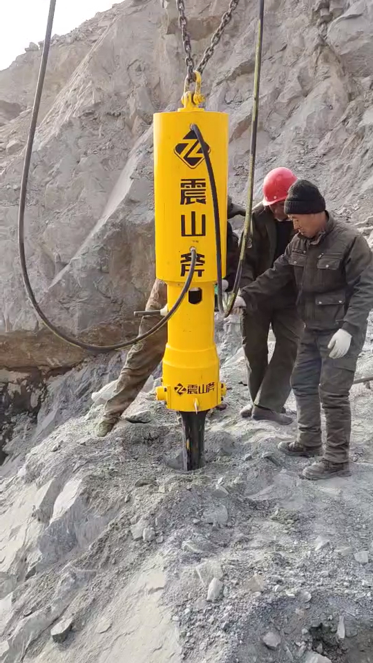 礦山開採破石神器—劈裂機