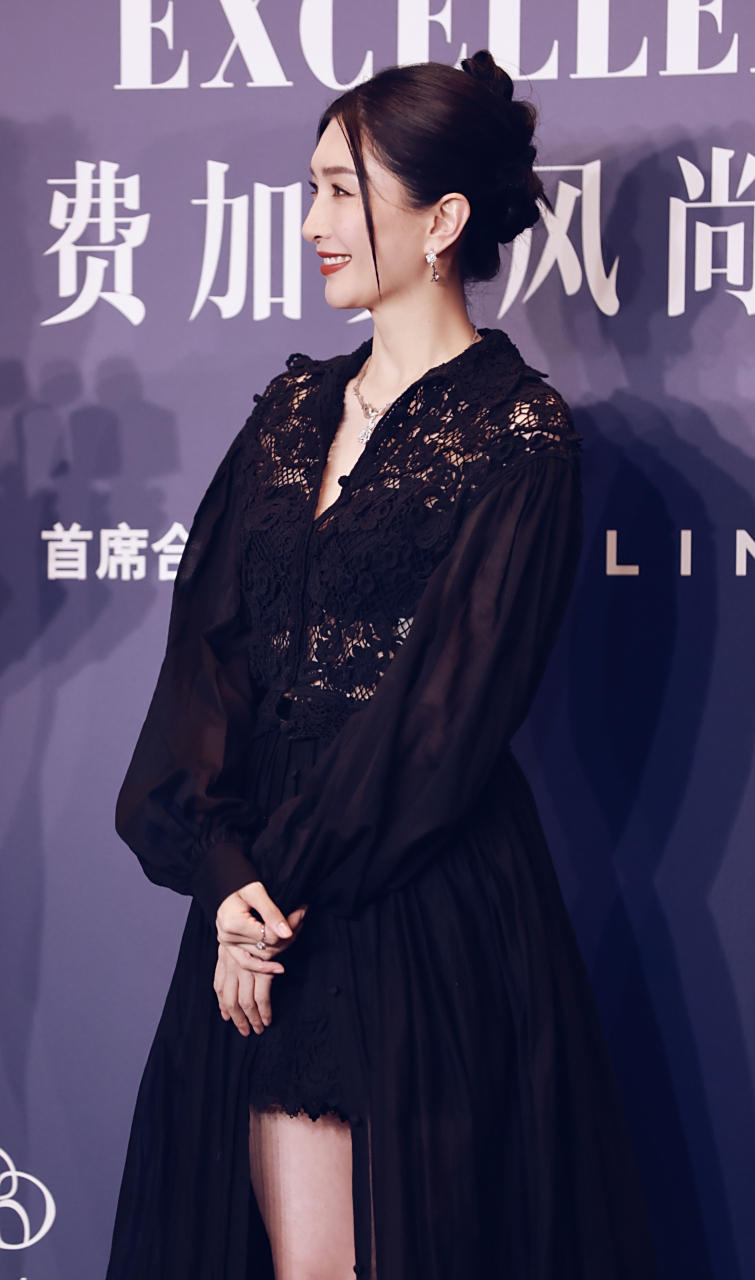 江疏影费加罗风尚盛典红毯