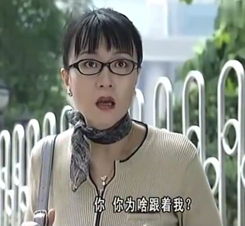 60岁的广州演员禤智红,戏里嫁给了牛哥,现实中嫁给了自己的恩师