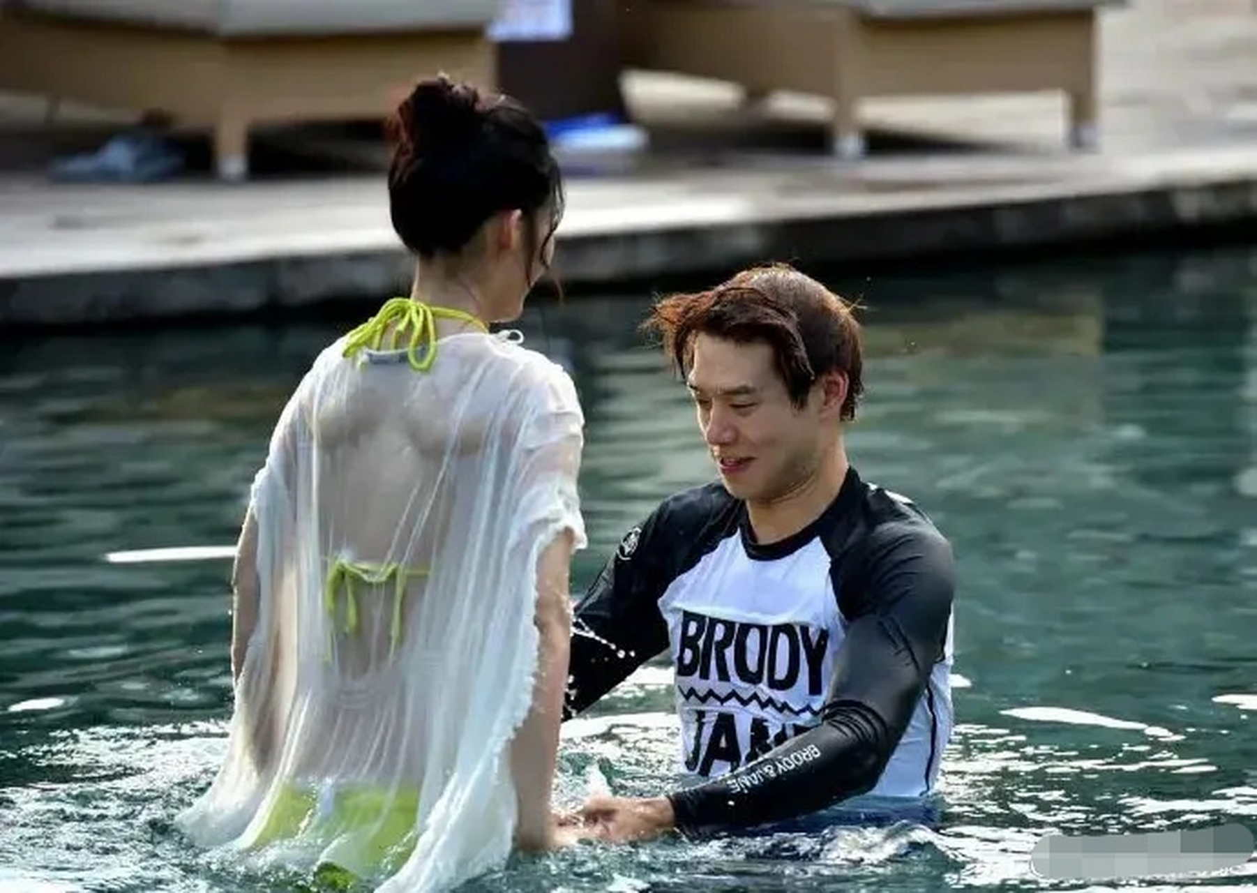 魏大勋,李沁曾经参加恋爱综艺节目.