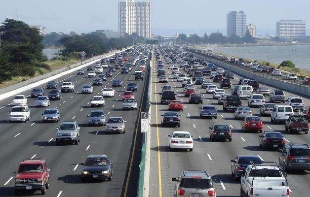 城市道路交通噪声,主要是指机动车辆在市里运行时所产生的噪声