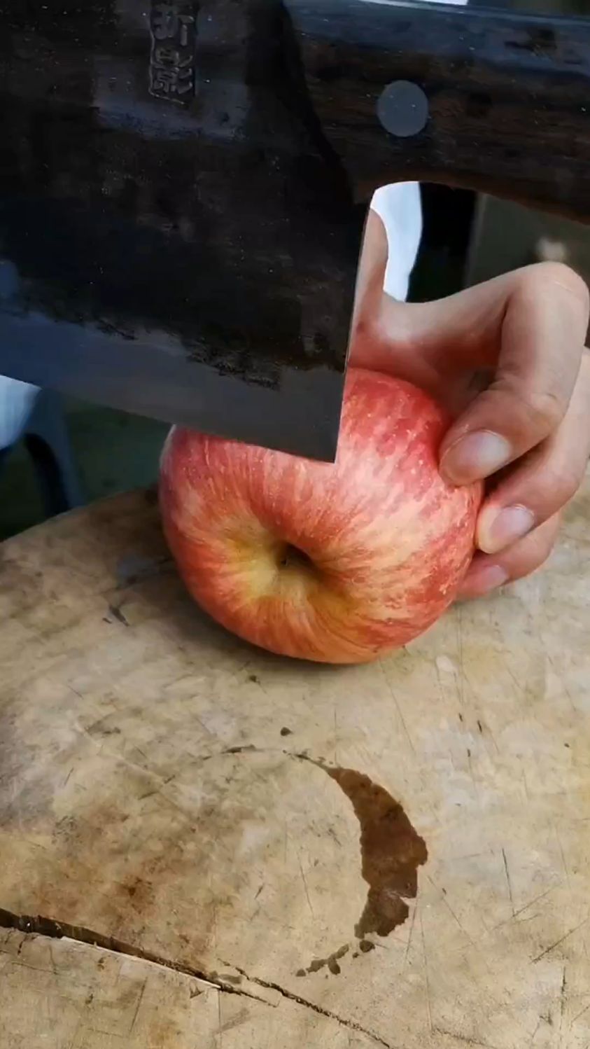 大厨教你削苹果皮最快的方法