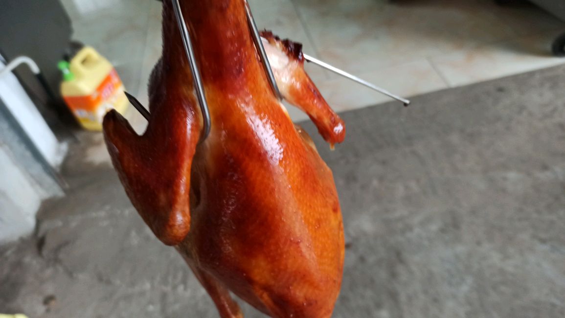 烤箱如何做酥香脆皮鸡?这样做法比吊烧鸡简单,比叉烧烧鹅还好吃
