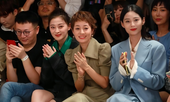 梅婷究竟是不是中戏最美校花?看看她和章子怡的合照,就有答案了