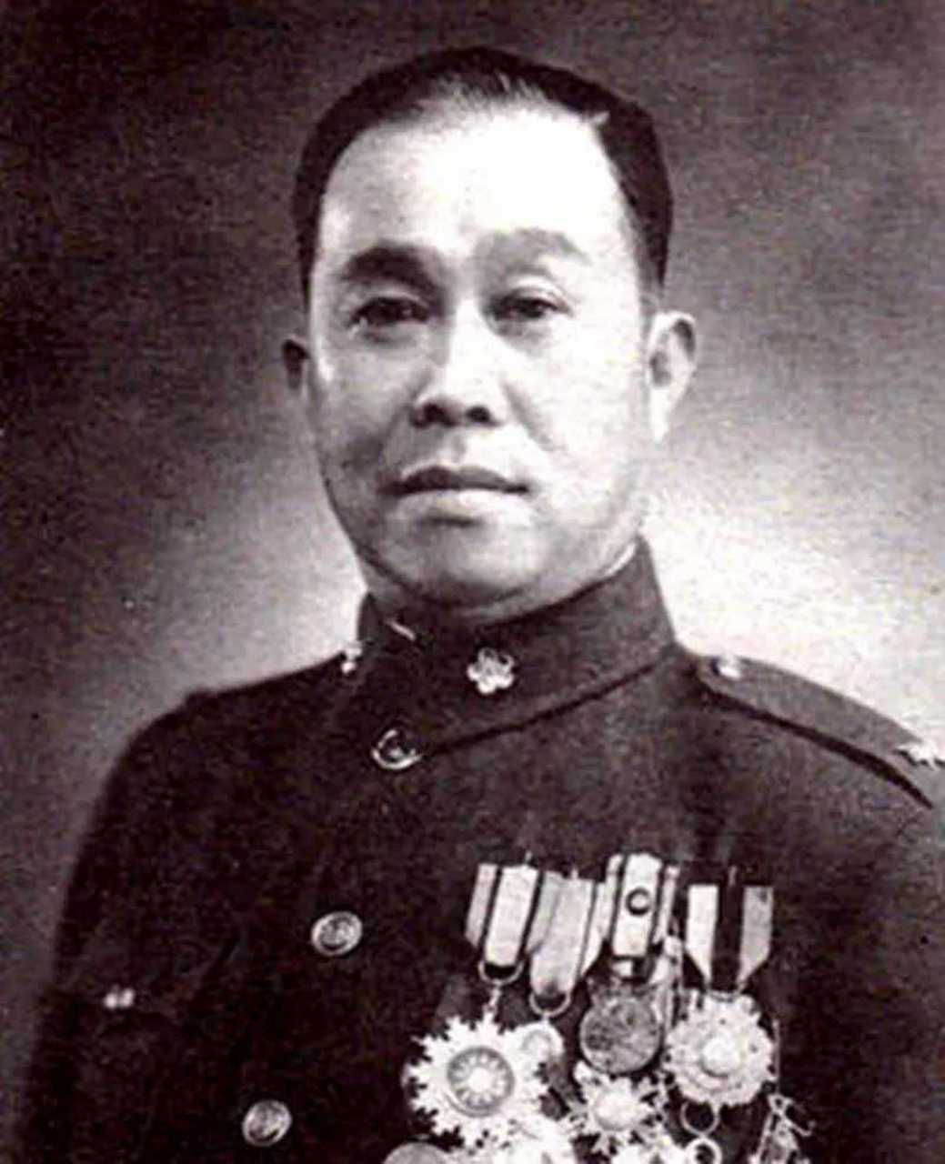林伟俦出生于1905年,他是广东台山市人,黄埔四期毕业.从黄埔军校毕业