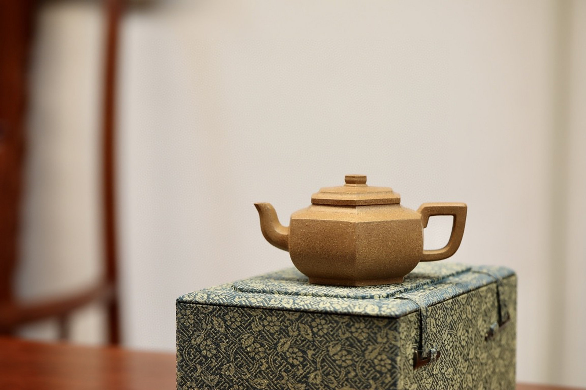 六方雪华|优质段泥|200cc|全手  六方造型上下共分九层,六个壶面上下