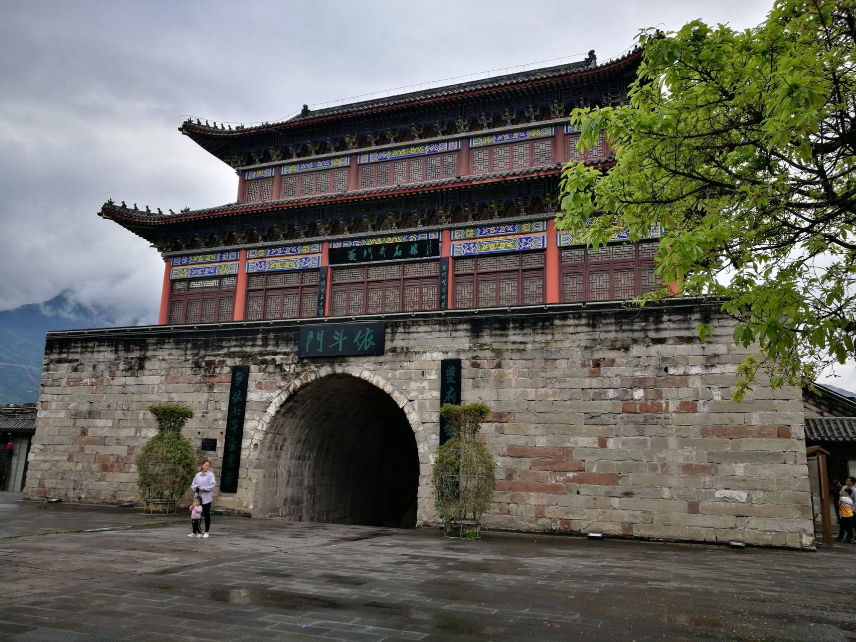 夔州古城,曾经作为夔子国,巴人的聚居地,历经风雨,成为巴渝文化的重要