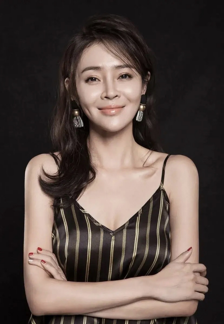 于明加不会做饭,胡俊求婚时说不在乎,可婚后却要求她