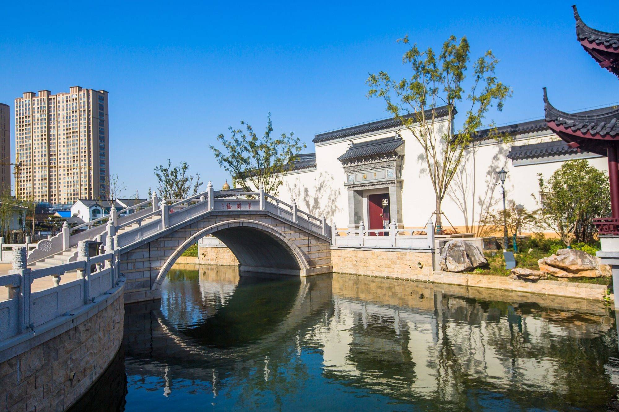 江苏常州有一座萃园,荟萃五座园林之美,成为一处新晋网红打卡地