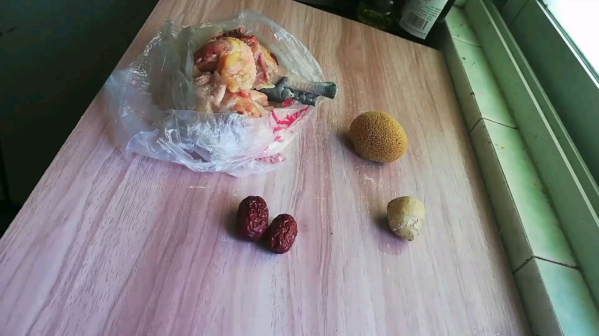 鲜美养胃猴头菇鸡汤