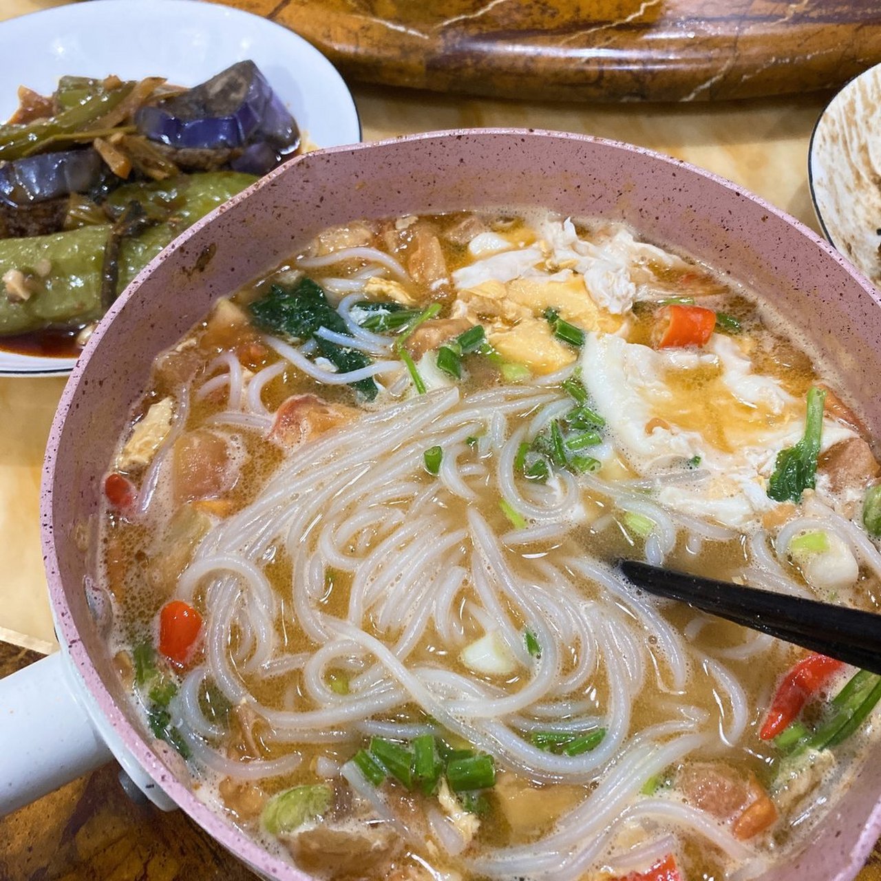 冬至了,我们老家就爱做汤粉干,弹力十足,按照方法试试吧!