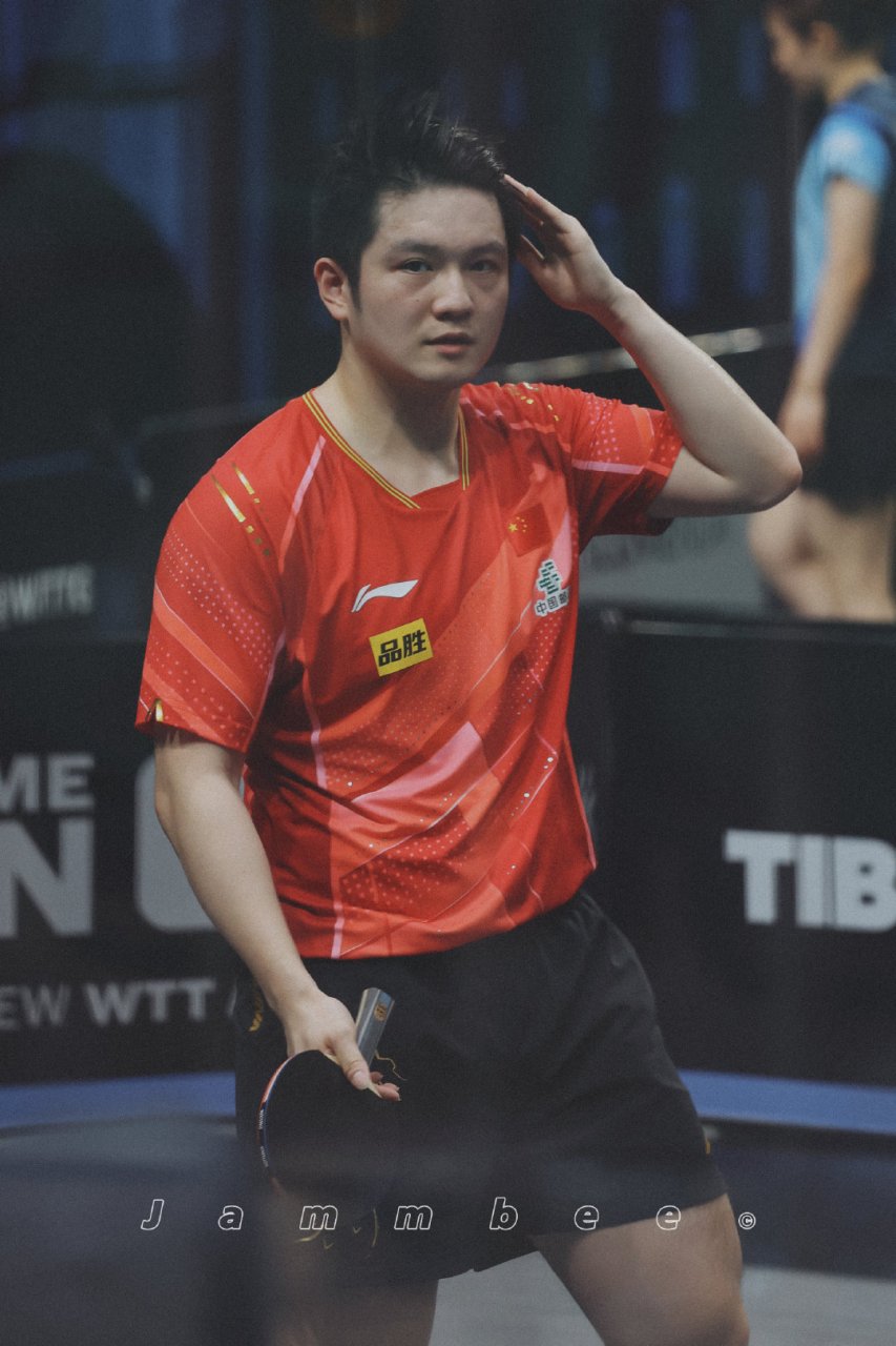 这撩的哪是头发,是我的心啊!9191 #樊振东