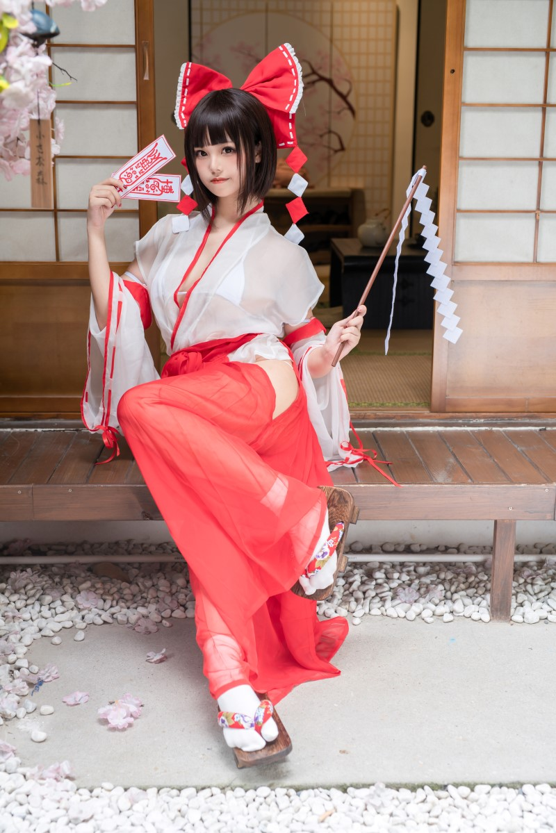 ⭐微博红人⭐蜜汁猫裘@写真cos-透明巫女姐姐[61P/702MB]